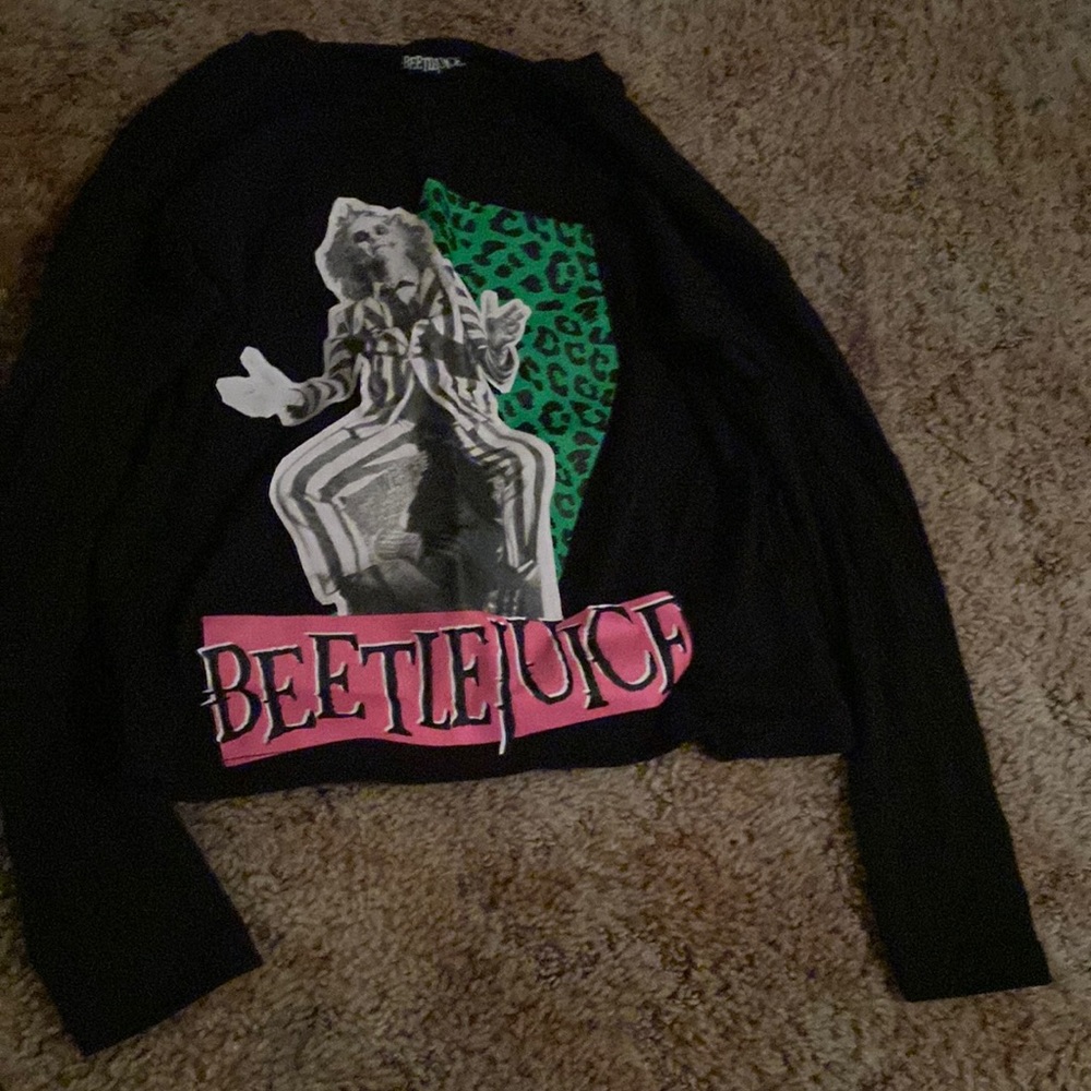 Beetlejuice crop top size large in juniors never worn clean
